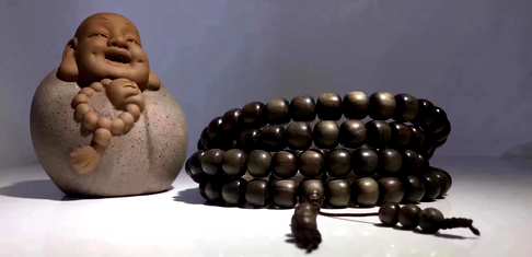 巨作阴沉老型珠材质印度老山檀香规格8X9x108粒阴沉物语