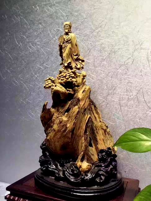 品名《智慧之师诸葛孔明》材料采用加里曼丹沉香香味清甜雕工