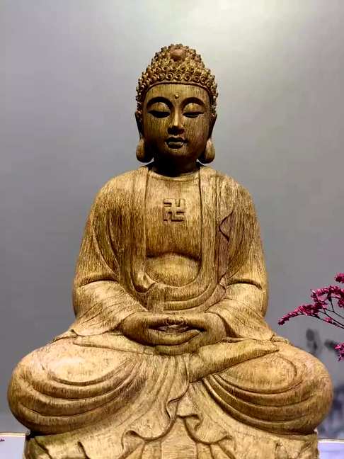 4500AZ沉香典藏品名《佛祖》规格高40cm宽22cm厚21cm
