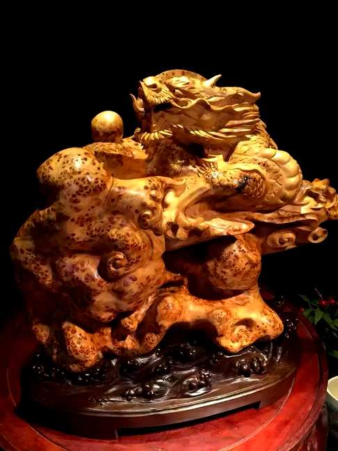 大师级工艺骄龙戏珠崖柏满榴精雕细刻香味扑鼻龙是中华民族的象征