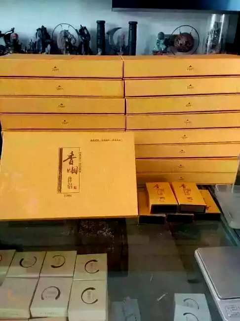 越南芽庄烟丝伴侣5小盒1盒3克1个充气沉香打火机1支竹节烟针需要货