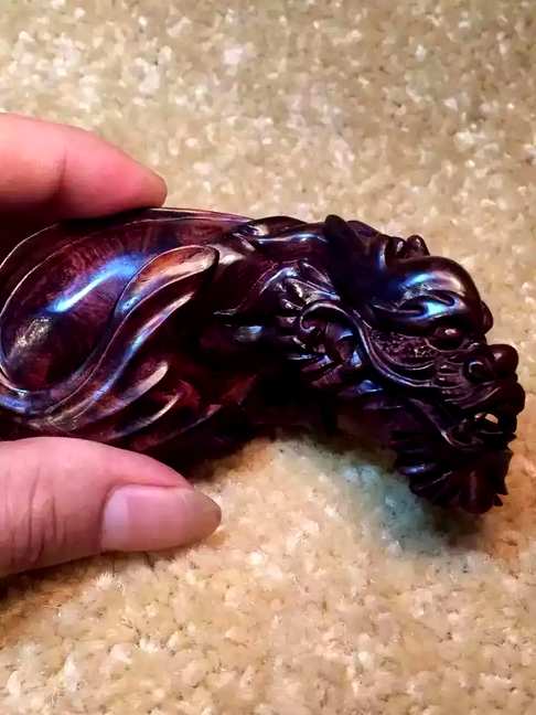 海南紫油梨手把件吉祥龙鱼材质纹理清晰漂亮把玩佳品喜欢的速度