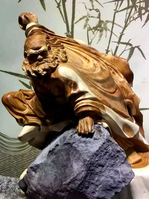 3300太行崖柏根包石“武达摩”大师精心设计雕刻而成整个造型飘逸达摩
