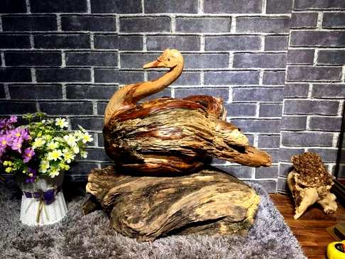 材质油松木品名《鹅》规格长50宽28高45重30斤特色