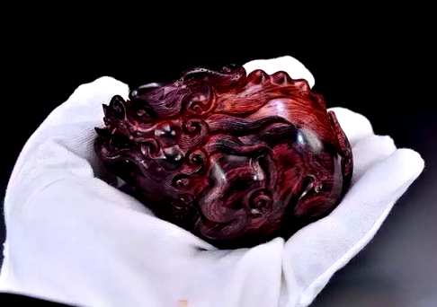 海黄雕刻3寸貔貅纯紫油梨高密度海南黄花梨手把件孤品H5941