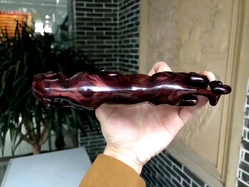珍藏版《一路爆发》紫油梨来自海南霸王岭的野生料完美器型长19cm高6
