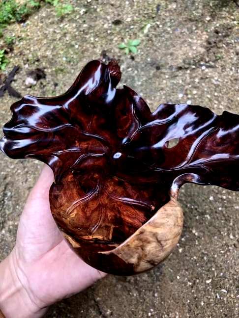 海南黄花梨荷花瓜子盘高密度紫油梨整料雕刻而成带瘤疤长19.8cm宽1