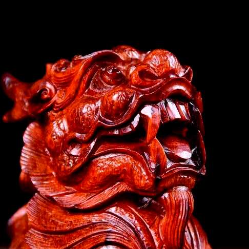 小叶紫檀“招财瑞兽•貔貅”貔貅是转祸为祥的吉瑞之兽纯手工雕刻磨砂质感尺寸