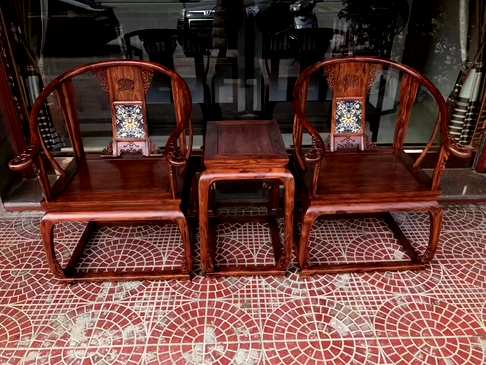 海南黄花梨嵌丝珐琅皇宫椅经过无数次的修改现在的你是最好的。工、器、型