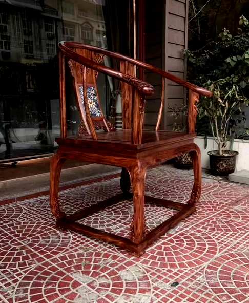 海南黄花梨嵌丝珐琅皇宫椅经过无数次的修改现在的你是最好的。工、器、型