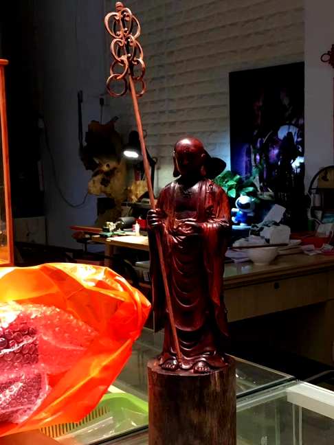 小叶紫檀风化老料《地藏王》手工雕刻、高30口径8、特价3800