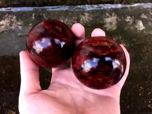海黄紫油梨品名保健球尺寸5.2*5.2150克描述对眼X纹
