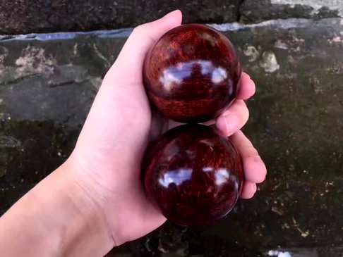 海黄紫油梨品名保健球尺寸5.2*5.2150克描述对眼X纹
