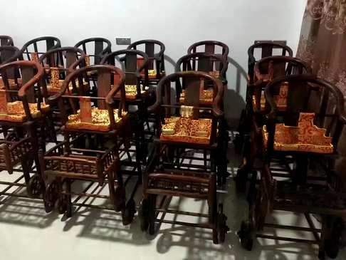 老挝大红酸枝婴儿车龙凤椅批发。品质无拼补。展开尺寸755595。