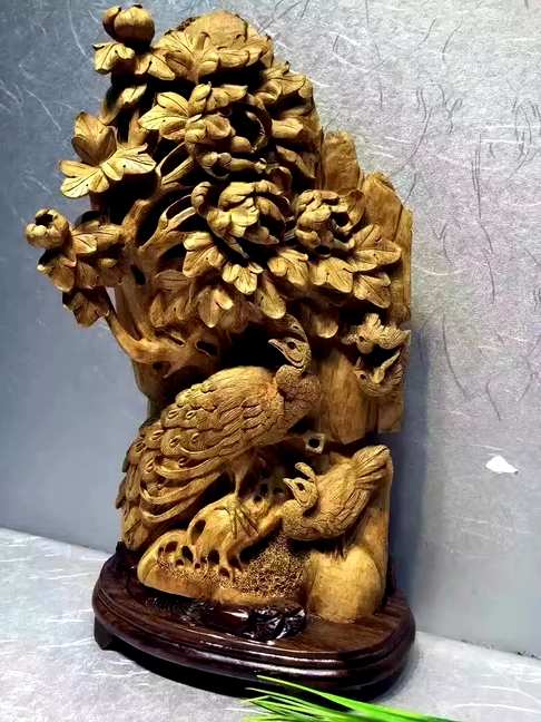 4200品名《孔雀牡丹》材料采用印尼天然沉香香味浓郁、雕工精