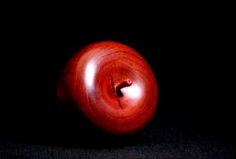 小叶紫檀苹果苹果摆件整木挖尺寸84-8458
