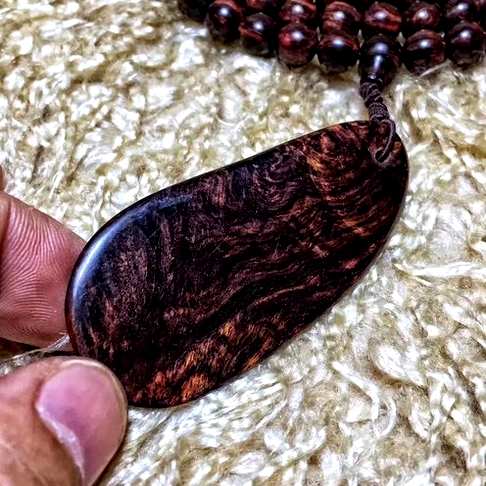 沉水级海黄紫油梨老料0.8的108颗精美虎皮纹360度纹搭配同料瘤疤花水