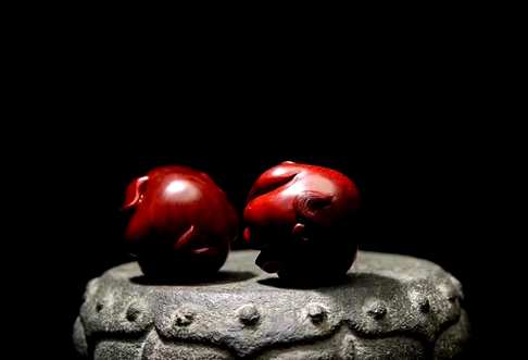 精工雕刻50mm保健球印度小叶紫檀十二生肖 猪健身球