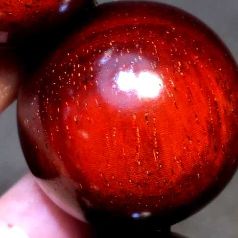 正宗印度小叶紫檀2.5-10颗玻璃底多金星本款料子颜色红润料子细腻手感